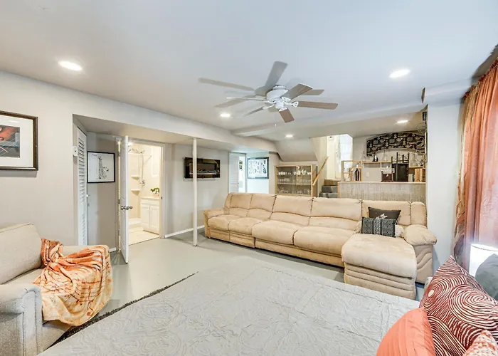 3 Mi To Lake Redman: Home W/ Furnished Pergola!