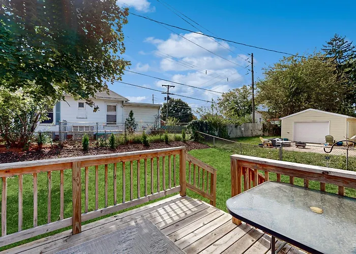 Work & Play! Home 1 Mi To Dtwn & Central Market