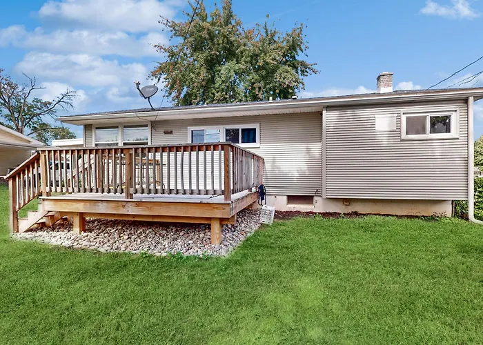 Work & Play! Home 1 Mi To Dtwn & Central Market